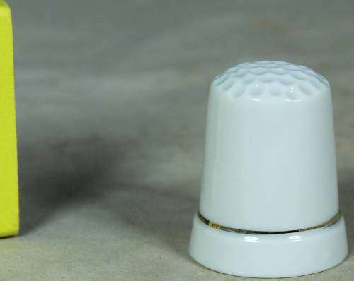 Porcelain thimble - Boston