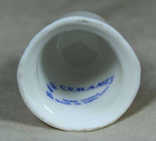 THIMBLE-B&W CERAMICS BONE CHINA MADE IN ENGLAND (RED DRAGON)-BID NOW!