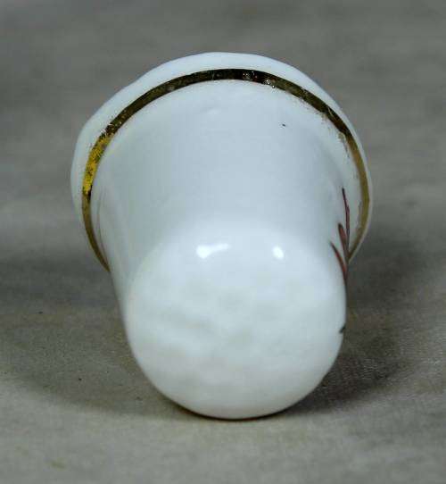THIMBLE-B&W CERAMICS BONE CHINA MADE IN ENGLAND (RED DRAGON)-BID NOW!