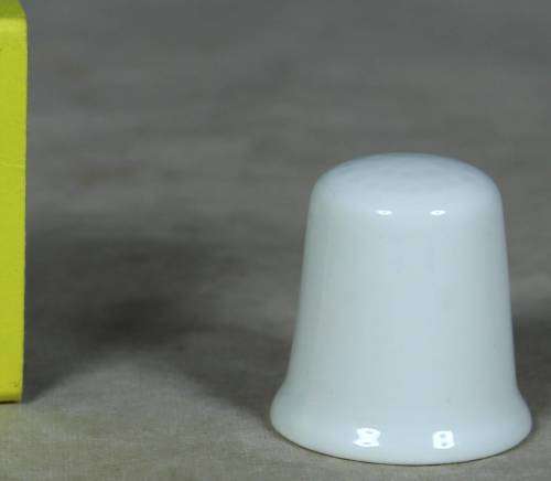 THIMBLE-ST.ANDREWS POTTERY SCOTLAND(PURPLE FLOWER)