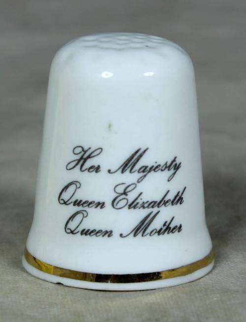 THIMBLE-ST.GEORGE FINE BONE CHINA(HER MAJESTY QUEEN ELIZABETH THE QUEEN MOTHER)