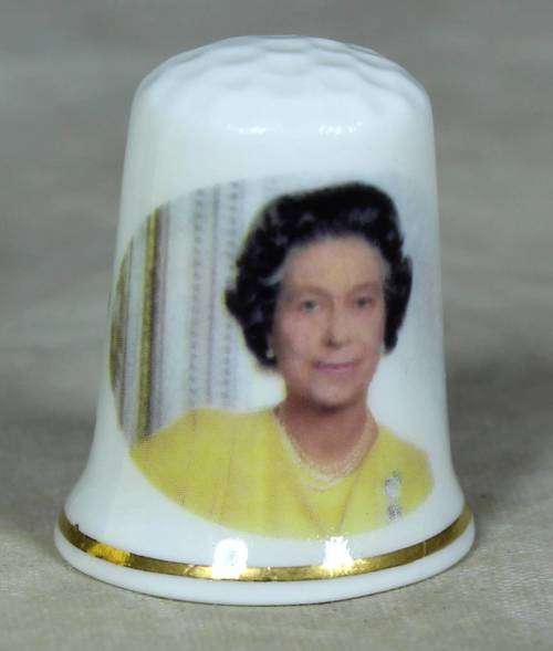 THIMBLE-TO COMMEMORATE THE 60TH BIRTHDAY OF HER MAJESTY QUEEN ELIZABETH 21/4/1986