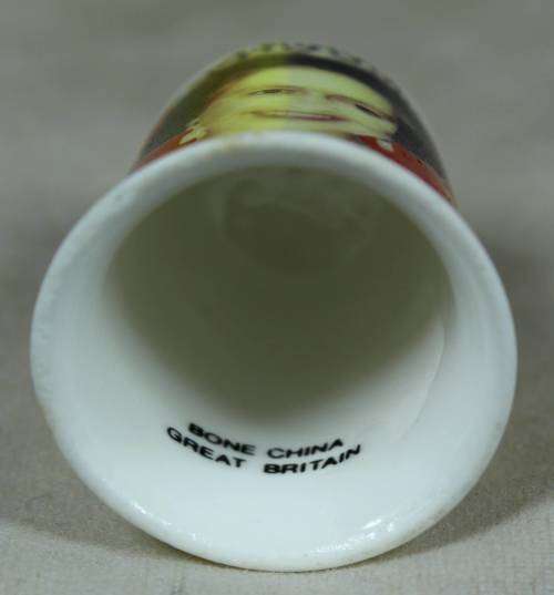 THIMBLE- BONE CHINA GREAT BRITAIN(HER MAJESTY QUEEN ELIZABETH II)