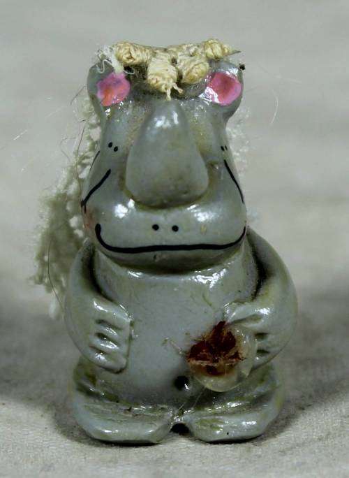 MINIATURE-HAND PAINTED RHINO BY CHARMAINE(LOVELY)BID NOW!