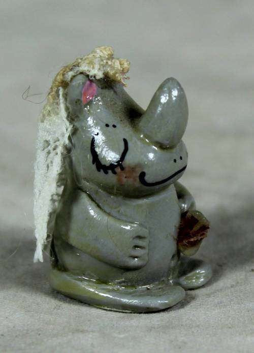 MINIATURE-HAND PAINTED RHINO BY CHARMAINE(LOVELY)BID NOW!