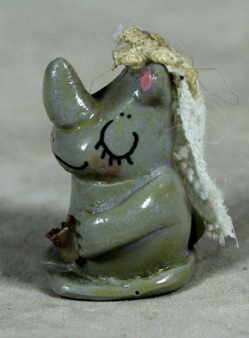 MINIATURE-HAND PAINTED RHINO BY CHARMAINE(LOVELY)BID NOW!