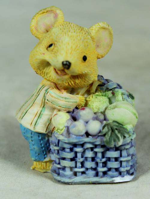 Miniature - Bear with a large fruit basket