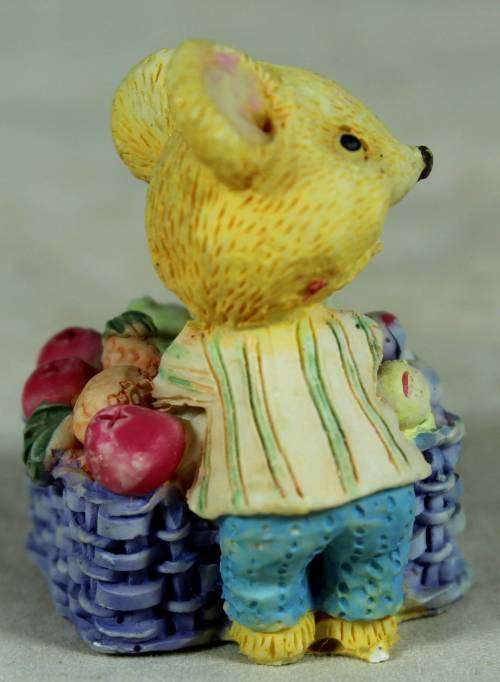 Miniature - Bear with a large fruit basket