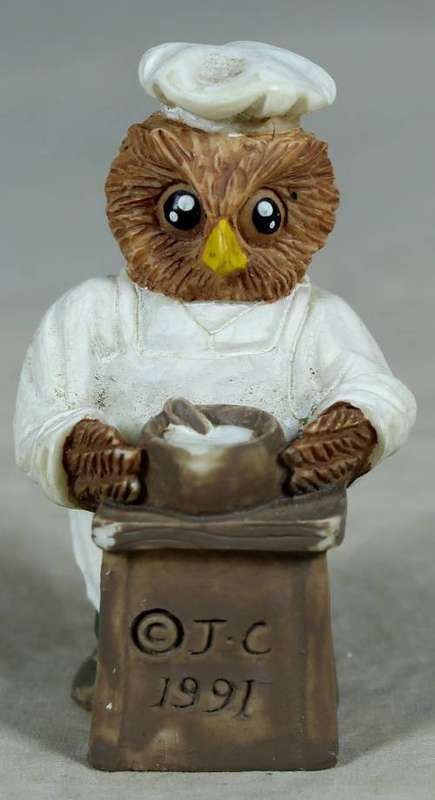 MINIATURE-OWL CHEF(SUPER PROFESSIONAL J.C.1991)BID NOW