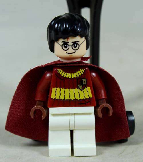 MINIATURE LEGO FIGURINE-HARRY POTTER BID NOW!