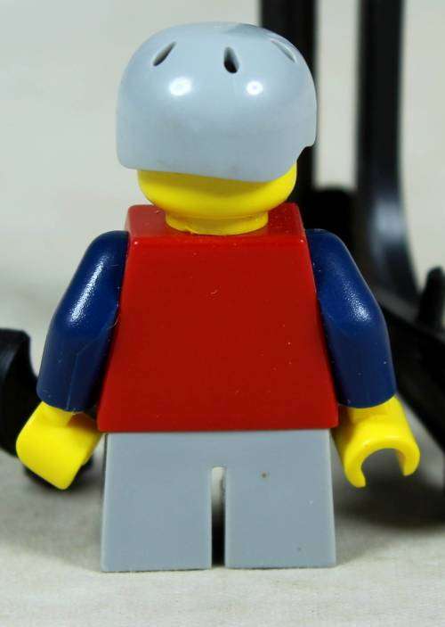 Lego mini figurine - Skate boarder