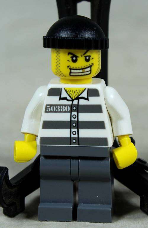 Lego mini figurine - Crook
