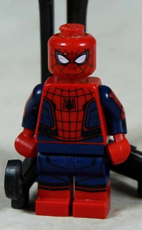 MINIATURE LEGO FIGURINE-SPIDER MAN(MARVEL SUPER HEROES) BID NOW!