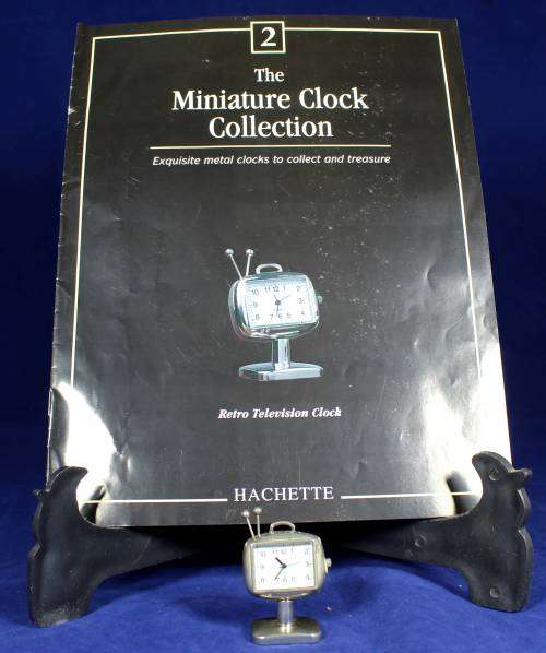 Hachette clock with booklet - Retro television