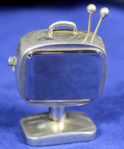 Hachette clock with booklet - Retro television