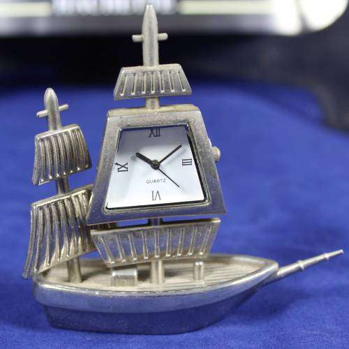 Hachette clock with booklet - Majestic sailing ship