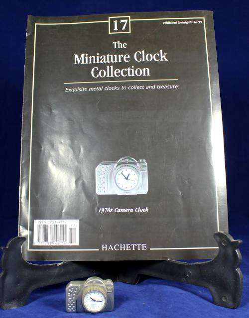 Hachette clock with booklet - 1970's Camera