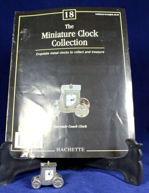 Hachette clock with booklet - Fairy tale coach