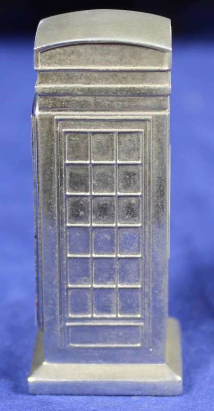 Hachette clock with booklet - British phone box
