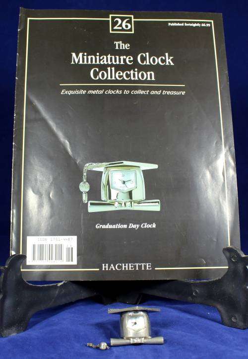 Hachette clock with booklet - Graduation day