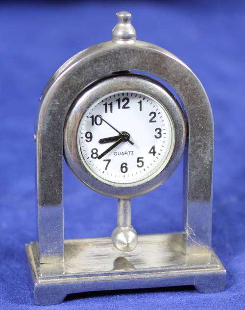 Hachette clock with booklet - Swinging pendulum