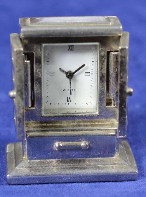 Hachette clock with booklet - Antique cabinet clock
