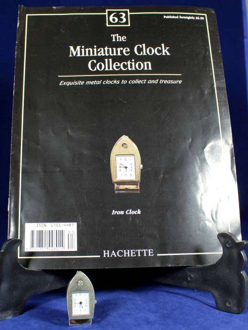 Hachette clock with booklet - Iron