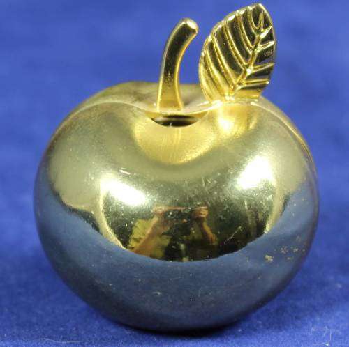 Hachette clock with booklet - Golden apple