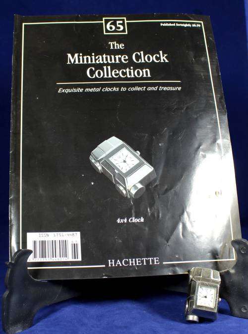 Hachette clock with booklet - 4 x 4 Clock