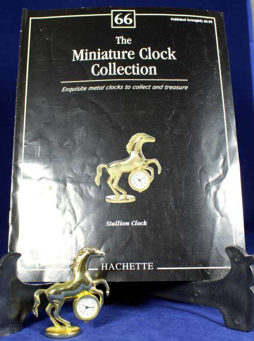 Hachette clock with booklet - Stallion