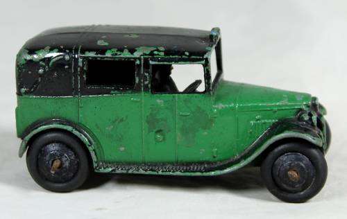 Dinky toys Meccano - taxi with driver pre-war