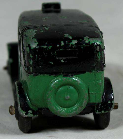 Dinky toys Meccano - taxi with driver pre-war