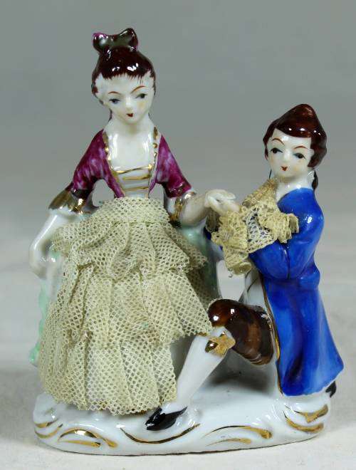 Small figurine Victorian couple