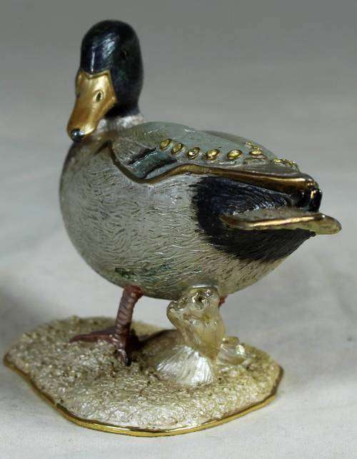 BEAUTIFUL BRASS DUCK PAINTED WITH EMBOSSING BID NOW!!