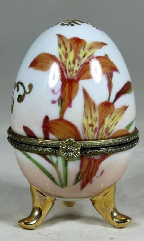STUNNING PORCELAIN RING HOLDER-WHITE WITH BROWN FLOWERS BID NOW!!
