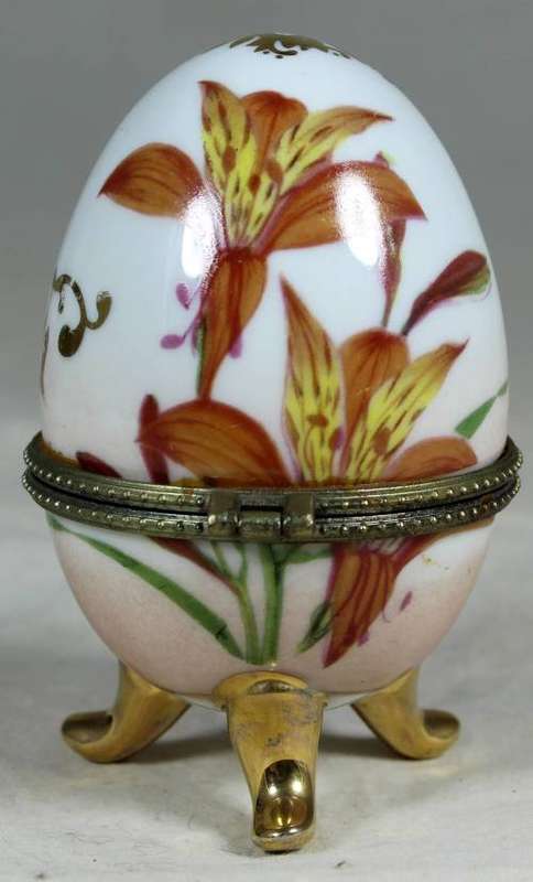 STUNNING PORCELAIN RING HOLDER-WHITE WITH BROWN FLOWERS BID NOW!!