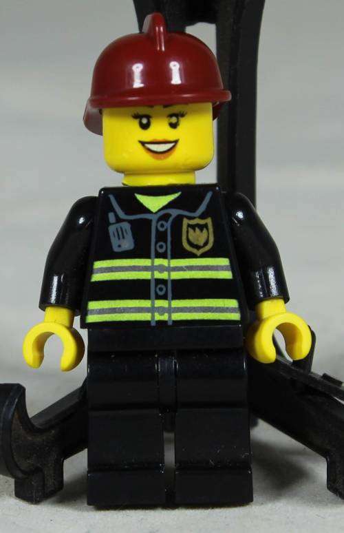 Lego mini figurine - Fire woman man with a red helmet (CTY0963)