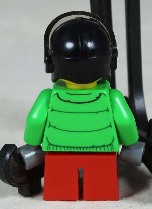 Lego mini figurine - Boy at Christmas with an Avatar helmet