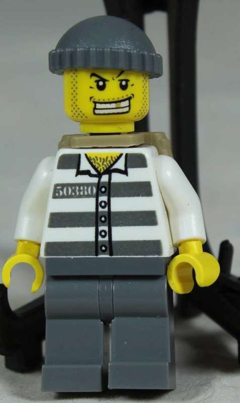 Lego mini figurine - Police jail prisoner 50380 with backpack (CTY0203)