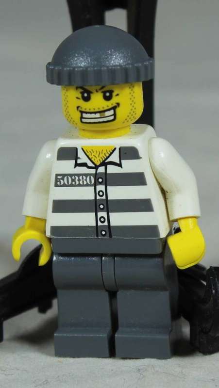 Lego mini figurine - Police (Jail prisoner  50380 CTY0203)