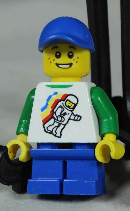 Lego mini figurine - Kid with a space shirt and blue cap (TWN224)