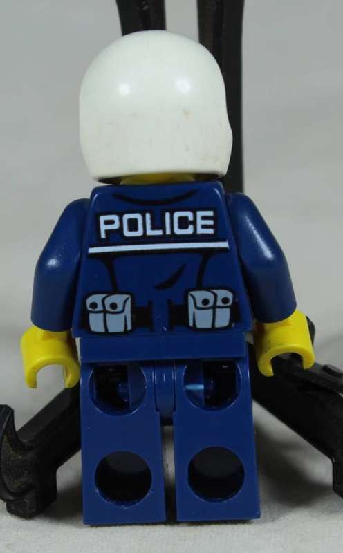 Lego Mini Figurine - Policeman with silver sunglasses (CTY0632)