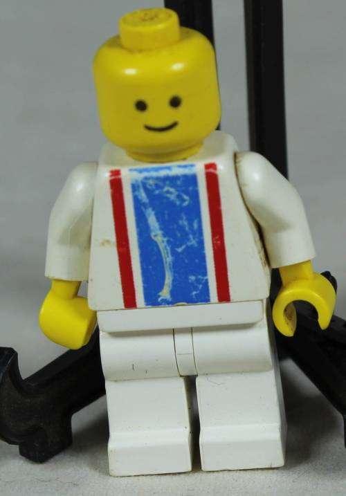 LEGO MINI FIGURINE-ROAD RACER(RACING DRIVER(1984)VER005 BID NOW!!