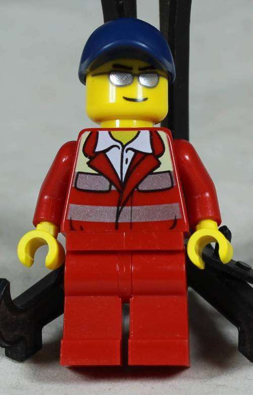 LEGO MINI FIGURINE-PARAMEDIC(AMBULANCE PLANE CTY0608)BID NOW!!