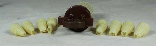 Plastic icing pattern maker