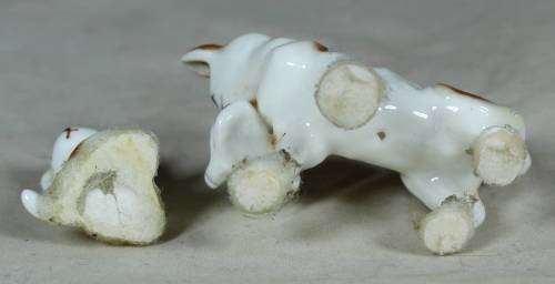 BEAUTIFUL PORCELAIN CAT WITH HER KITTENS BID NOW!!!