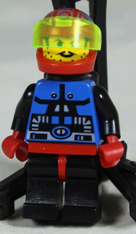 LEGO MINI FIGURINE-SPYRIUS CHIEF SP040 BID NOW!!
