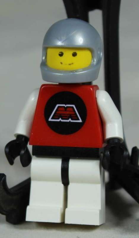 LEGO MINI FIGURINE- M-TRON(MINI FIGURINE PACK(1990)SP033 BID NOW