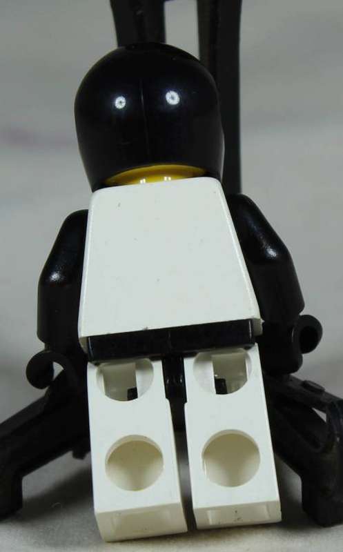 LEGO MINI FIGURINE-BLACKTRON 2 (1991 sp002) BID NOW