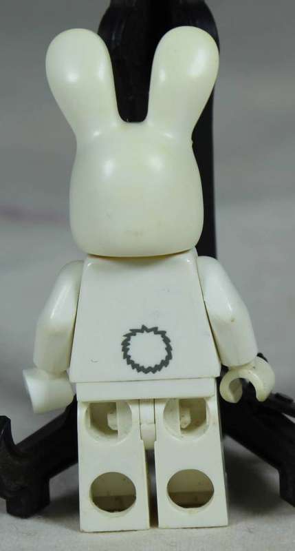 LEGO MINI FIGURINE-BUNNY SUIT GUY(SERIES 7 COL099) BID NOW